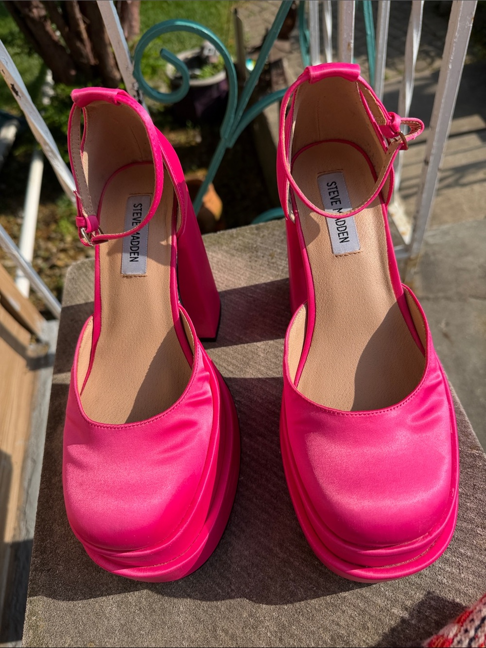 #steve Madden Hot Pink Pumps